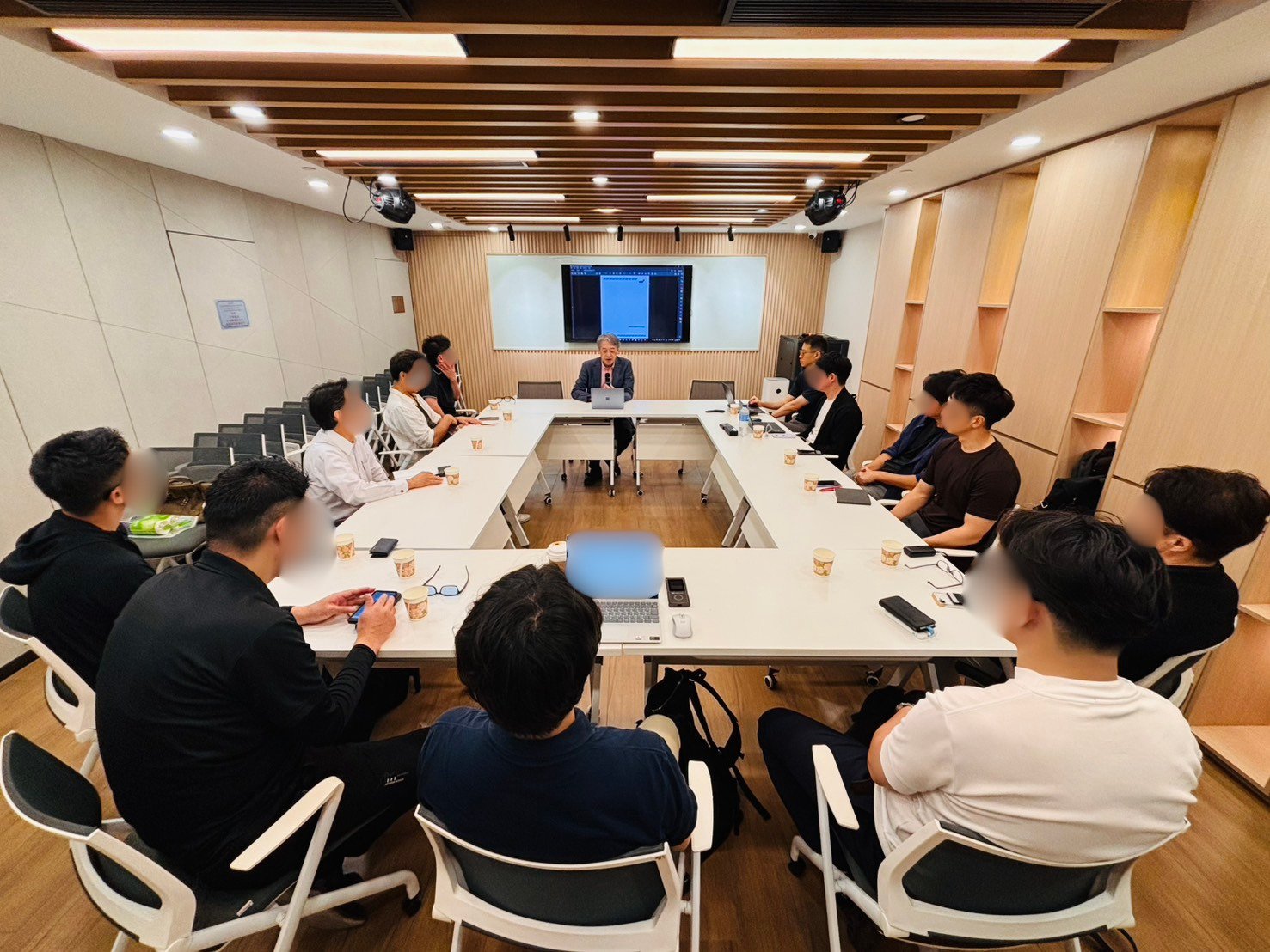 【活動報告】香港にて「香港金融視察・世界経済勉強会」を開催いたしました